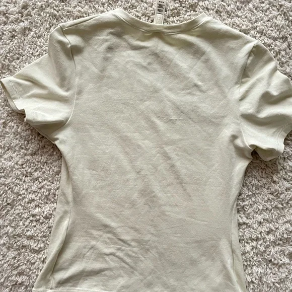 SKIMS Bone Cotton Jersey Tee - Picture 9 of 9